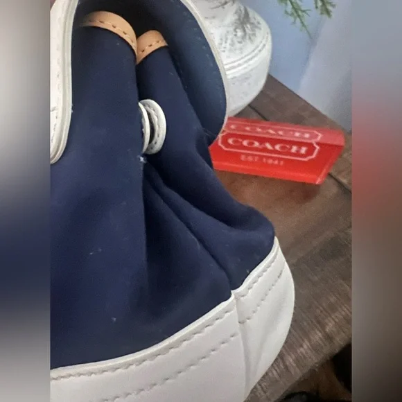 Coach Daisy Soho Bag - Picture 6 of 13